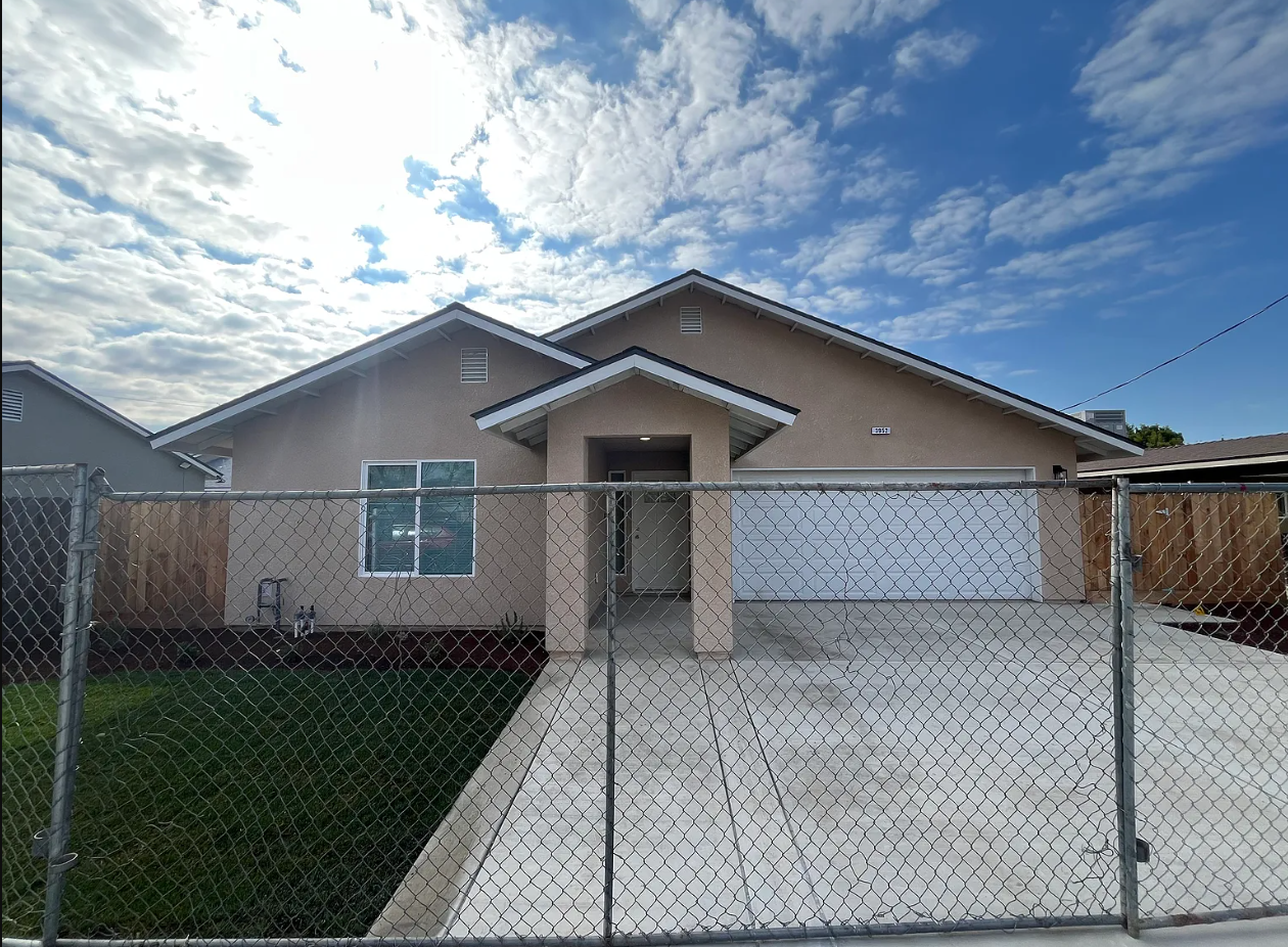 3952 E. Laurite Ave